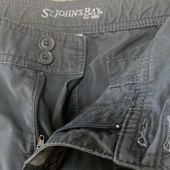 St. John Bay Women’s SZ 4P Gray 4 Pocket Cotton Shorts - Picture 3 of 12